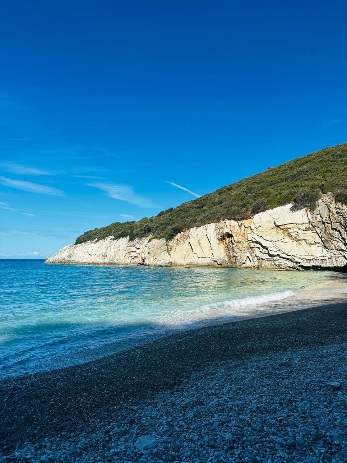 Natural Hostel Himare Exterior photo