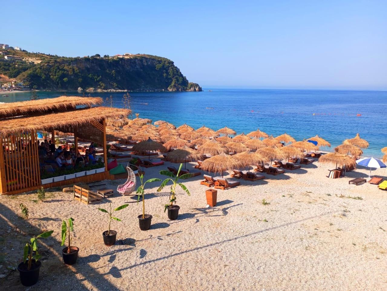 Natural Hostel Himare Exterior photo