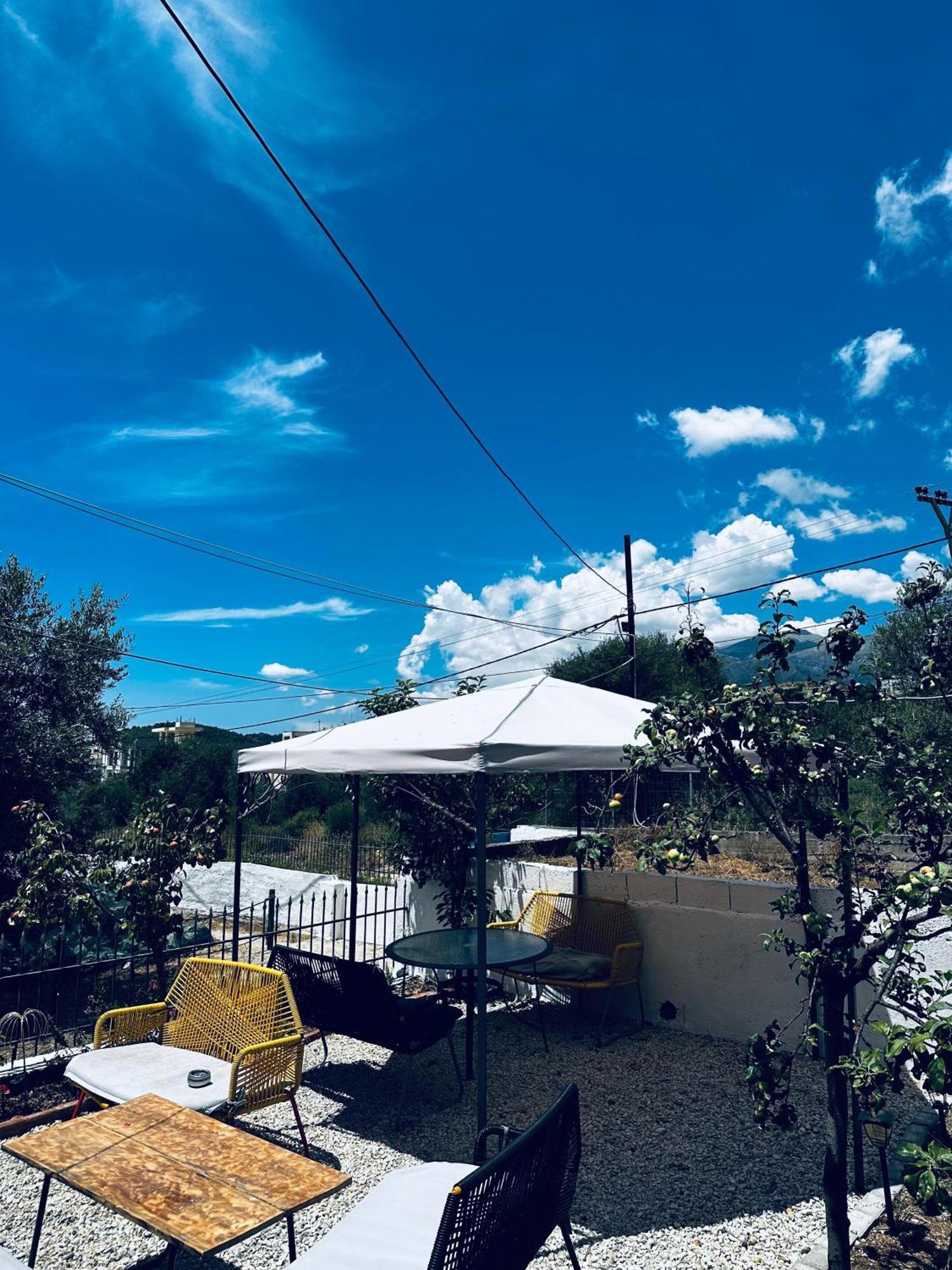 Natural Hostel Himare Exterior photo